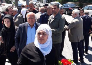 ‘Başka annelerin çocukları onların elini öpüyor, bizimkiler ölüm mücadelesi veriyor’