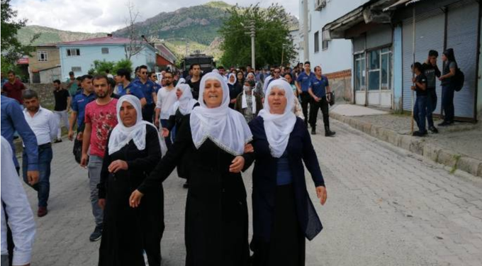 Licê’de işgalci polis yurttaşlara saldırdı: İki yurttaş gözaltına alındı