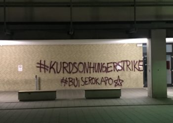 Almanya’da tecride karşı yazılama yapıldı