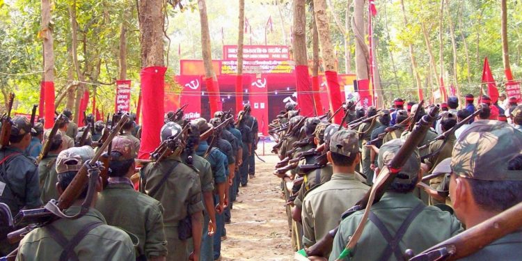 Maoist Gerilallardan eylem: 15 devlet ajanı öldürüldü