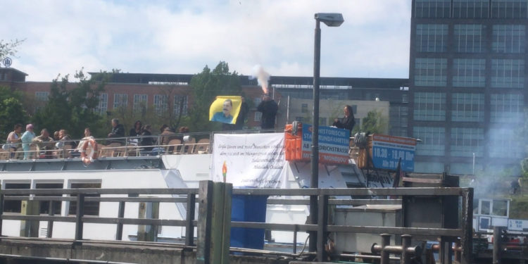 Berlin’de bir vapurda sivil itaatsizlik eylemi!