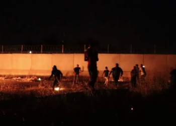 Ciwanên Şoreşger, işgalci Türk askerlerinin saldırılarına molotoflarla karşılık verdi