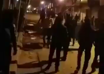 İran’da halk rejime karşı sokakta