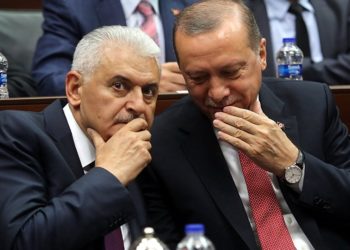 Zehirli Gül, Zehirli Dil İle Şirin Numaralar