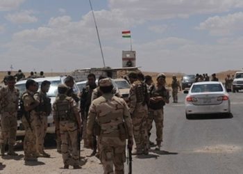 İşgalci Türk Askeri Pêşmerge Elbiseleri ve Araçları İle Devriye Gezip Yol Kontrolleri Yapıyor