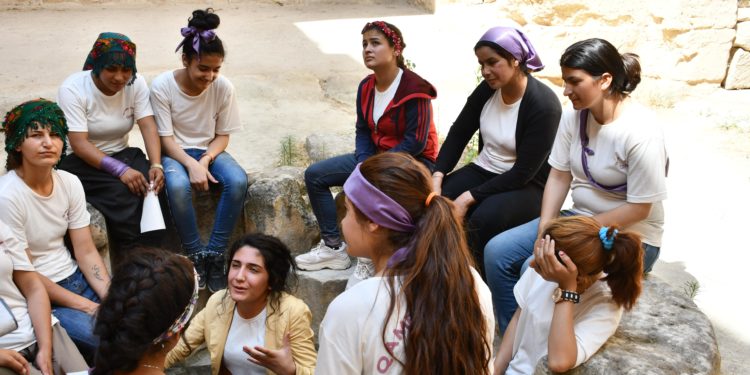 İZLENİM- Jineoloji Kampı