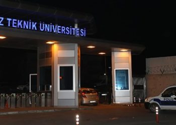 Dekan, kişiye özel kadro açıp kadroya kendisi yerleşti