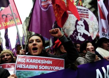 Tanımlanan Kadın Erkek Egemenlik Sınırlarını Zorlar