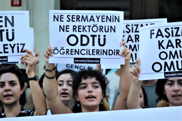 Üniversite öğrencileri: ‘ODTÜ tek adama biat etmeyecek!’