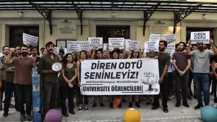 Üniversite öğrencileri: ‘ODTÜ tek adama biat etmeyecek!’
