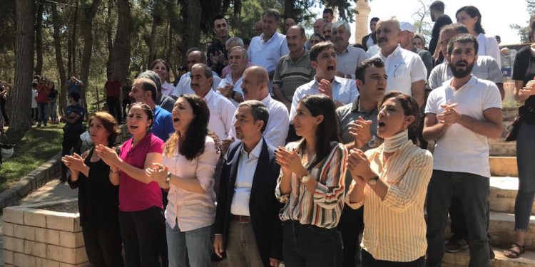 Mêrdîn’de direniş 10’uncu gününde: Mêrdîn rûmeta me ye