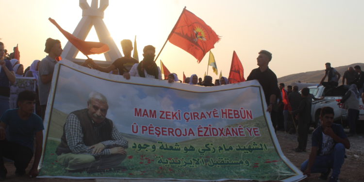 Êzîdî gençliği şehit Mam Zeki Şengali için yürüdü