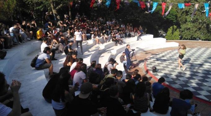 Üniversite gençliği “Yıldız Teknik Bizimdir” formu gerçekleştirdi