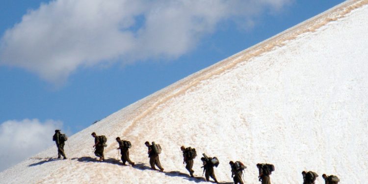 Dağlar Her Zaman Yoldaştır