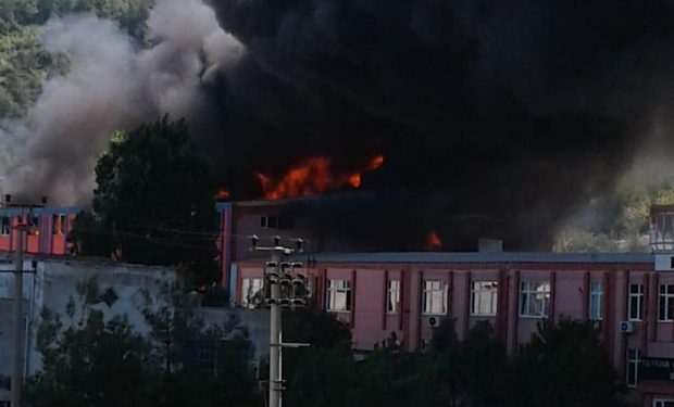 Bursa’da bir fabrika küle döndü