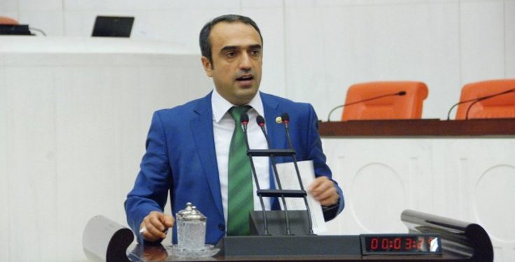 Akp dağılıyor: Cuma İçten’de istifa etti