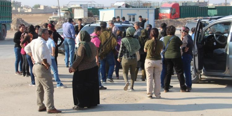 Halk Serêkaniyê’ye doğru gidiyor