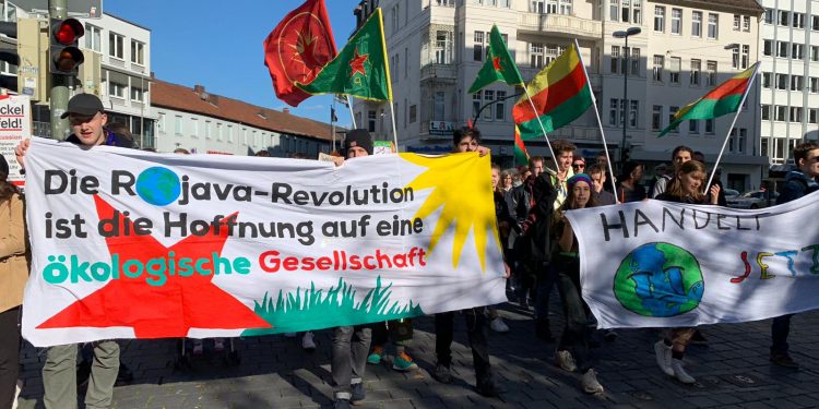 Fridays for Future ve Kürt gençlerinden Rojava için ortak eylem
