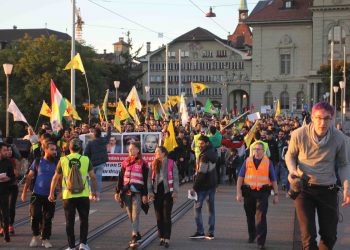 Bern’de gün boyu “Her yer Rojava, her yer direniş” sloganları