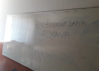 Öğrencilerden Rojava işgaline karşı yazılamalar