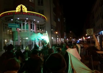 Frankfurt’ta gençlerden Rojava’yı işgale ‘izin verme’ eylemi