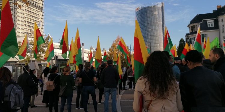 Bonn BM temsilciliğinde Rojava protestosu
