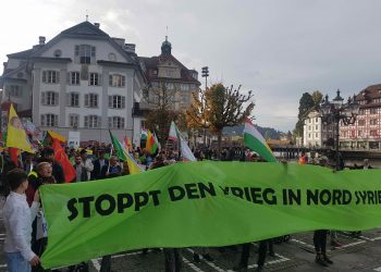 İsviçreli 13 kurum Luzern’de Rojava için yürüdü