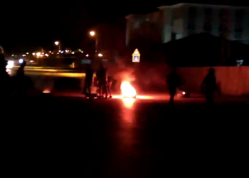 SON DAKİKA – İntikam Birimi işgale karşı yolları trafiğe kapatarak barikat kurdu