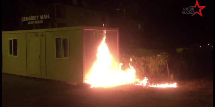 SON DAKİKA – İntikam Birimi işbirlikçi muhtarlığı ateşe verdi