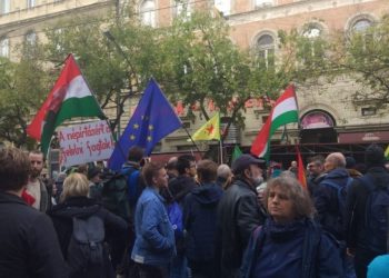 Çetebaşı Erdoğan, gittiği Budapeşte’de protesto edildi: Kürtlerin katili!