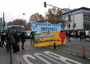 Genç kadınlardan Stuttgart’ta bir dizi eylem