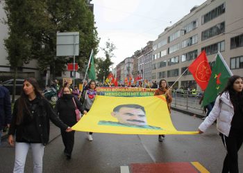 İsviçre’de binler haykırdı: Rojava işgaline geçit yok!