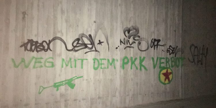 Kürt gençlerinden 42’inci yıl kutlaması