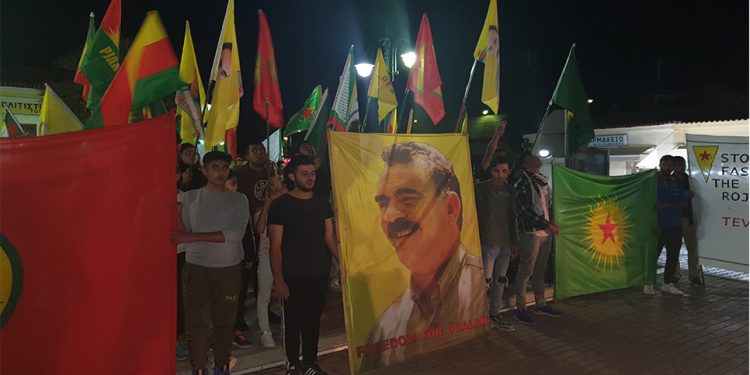 Ciwanên şoreşger Lavrio’da işgale karşı eylemde