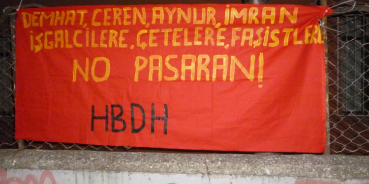 HBDH Milislerinden pankart çalışması