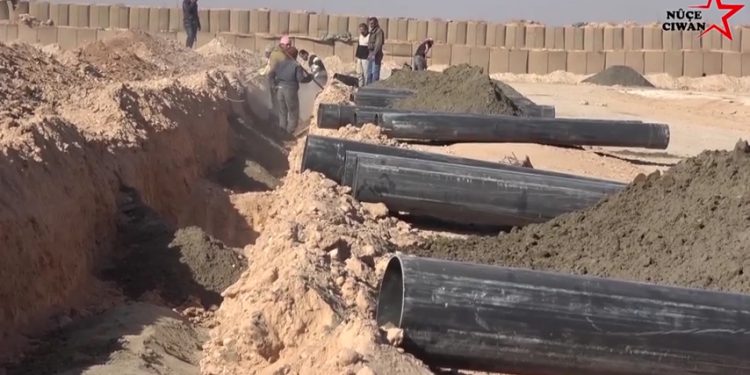 Girê Spi’den göç eden halk için kamp hazırlıkları devam ediyor