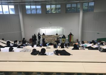 Paris’te bir üniversitede ‘İşgale İzin Verme!’ eylemi