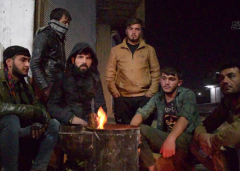 Kobanê gençliği, işgalcilere karşı sınır nöbetinde