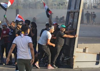 Irak’ta üniversite öğrencileri meydanlara aktı