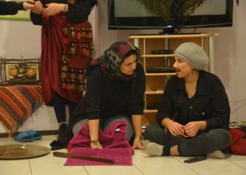 Genç kadın kampında büyük moral