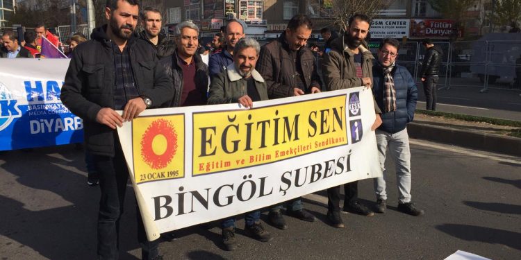 Emekçiler engellemelere rağmen alanlardaydı