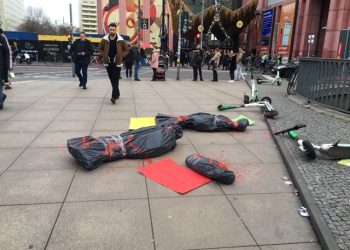 Berlin’de işgal protestosu