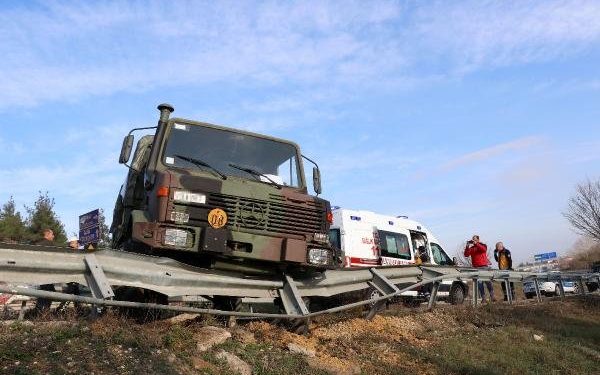 8 faşist Türk askeri yaralandı