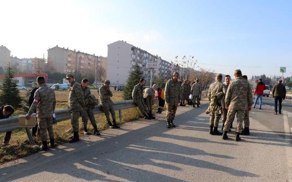 8 faşist Türk askeri yaralandı