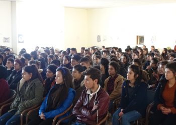 Kobanê’de öğrenciler seminerde buluştu