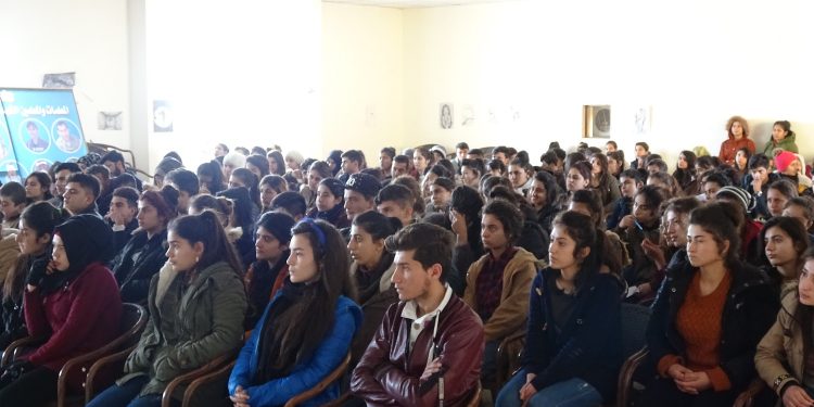 Kobanê’de öğrenciler seminerde buluştu
