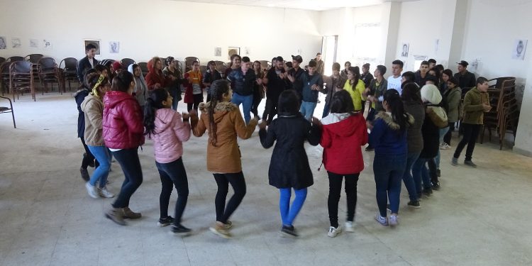 Kobanê’de öğrenciler seminerde buluştu