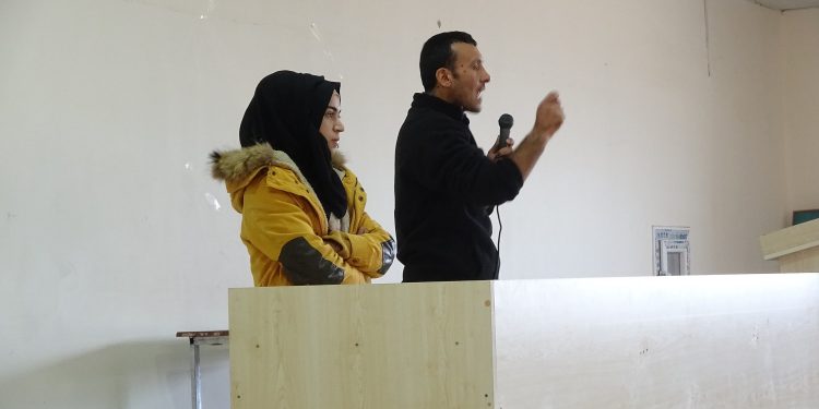 Kobanê’de öğrenciler seminerde buluştu