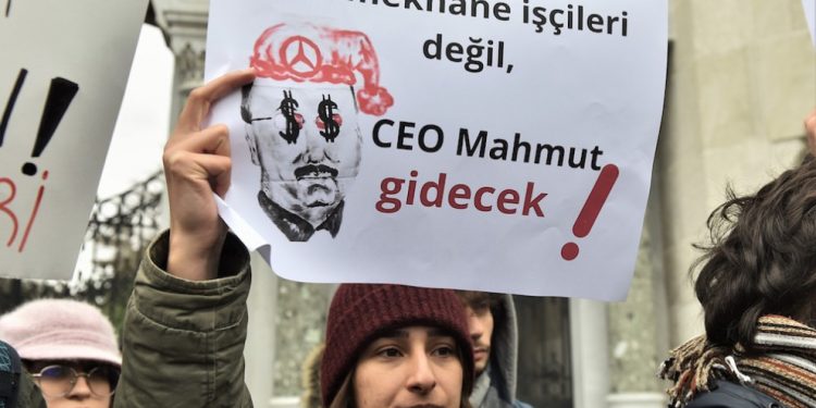 Öğrencilerden, işçilere destek: İşçiler değil CEO Mahmut gidecek!