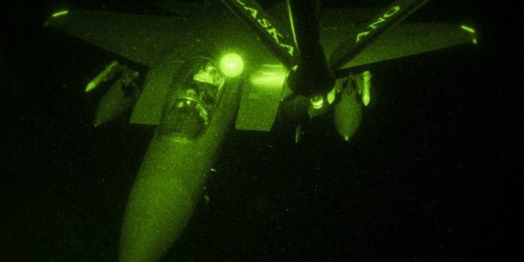 SON DAKİKA – İran, ABD üslerini vuruyor